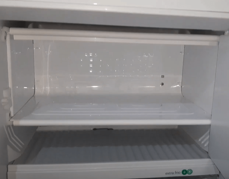 freezer da CRA30FBANA de 261 litros